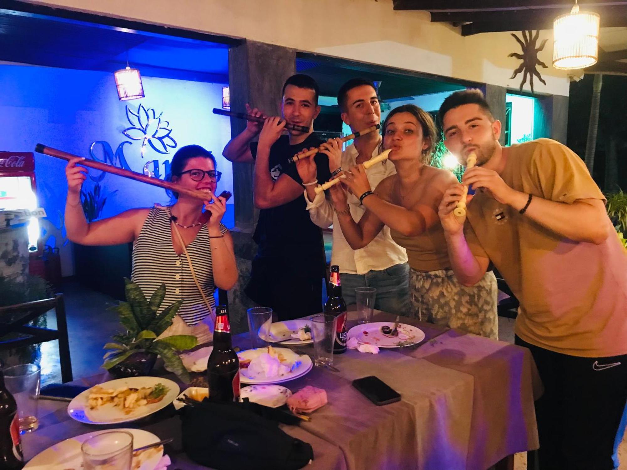 Manel Guest House Полонарува Екстериор снимка