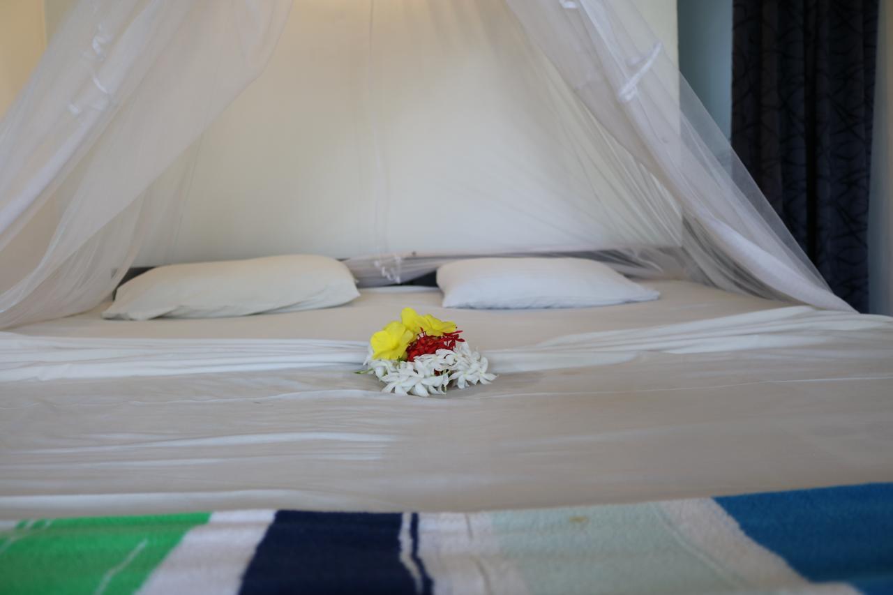 Manel Guest House Полонарува Екстериор снимка
